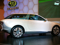 【東京モーターショー05】スバル B5-TPH のクロコ柄 画像