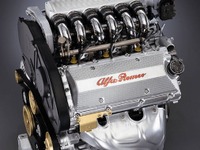 えーっ! アルファのV6エンジンが姿を消す!! 画像