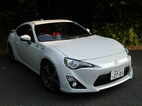 【トヨタ86 GT Limited 6AT 試乗】カドマルな乗り味に好感…島崎七生人 画像