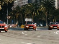BMW 2シリーズ、5 台による華麗な「ドリフト・モブ」［動画］ 画像