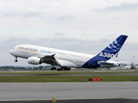 巨人機エアバス A380、世界デビュー 画像