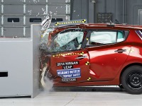 【IIHS衝突安全】日産 リーフ、スモールオーバーラップテストで最低評価 画像