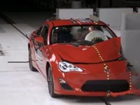 トヨタ 86 と スバル BRZ、米国が認めた最高の衝突安全性能［動画］ 画像