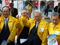 小枝自工会会長らが街頭で税制の署名呼びかけ 画像