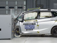 【IIHS衝突安全】ホンダ フィット 新型、スモールオーバーラップ衝突性能が向上…バンパーの構造を改良 画像