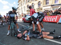 優勝候補にリタイヤ続々…大荒れの自転車ロードレース 画像
