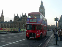 ロンドンの2階建てバス、ルートマスターが一般路線から引退 画像