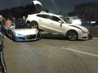 アウディ 2台、ブラジルで大事故…R8 が A5 に追突［動画］ 画像