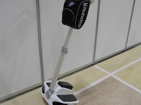 【ギフトショー14】ロボットステップのパーソナルモビリティ、3時間半の充電で20km走行可能 画像