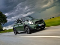 【MINI クロスオーバー 新型発表】MINI初のクリーンディーゼル搭載車を国内導入 画像