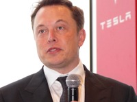 【テスラ モデルS 日本納車開始】EV用電池生産「ギガファクトリー以外考えていない」…イーロン・マスクCEO、パナとの関係強調 画像