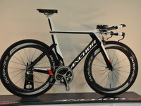 ブリヂストンから、空気を味方にしたタイムトライアル専用バイク 画像