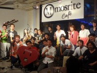 富士通テン軽音楽部、チャリティーライブを神戸で開催…雨の中を熱演 画像