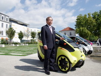 【トヨタ i-ROAD グルノーブル実証実験】超小型EVによるカーシェアプロジェクト、初の海外展開 画像