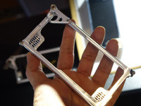 【iPhoneケース展】バイク修理の腕を活かした、クリアサウンドを実現する加工技術 画像