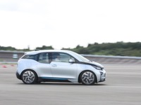 ブリヂストンの次世代エコタイヤをBMW i3、リーフで試す［動画］ 画像