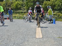 スキルに合わせ基礎からしっかり学べる「オトナのための自転車学校」 画像