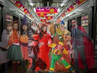東横線車内でハロウィン仮装コンテスト…10月25日 画像