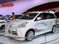【ジャカルタモーターショー14】国内販売No.1のトヨタ アバンザに“ロールスロイスなみ”のVIP仕様 画像