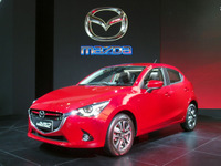 【ジャカルタモーターショー14】マツダ デミオ 新型、ディーゼルなしの“なぜ” 画像
