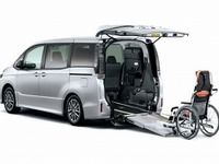 【福祉機器展14】トヨタ、車いす ウェルチェア を先行公開 画像