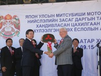 三菱自動車、モンゴル首都に i-MiEV を寄贈 画像