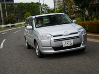 【商用バン 徹底比較】トヨタ プロボックス / サクシード vs 日産 AD / ADエキスパート…“走り”はどう進化した? 画像