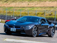 【BMWクラブ 50周年】M1からi8まで、貴重なBMWがサーキットを疾走［写真蔵］ 画像