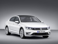 【パリモーターショー14】VW パサート 新型にPHV、「GTE」…燃費は50km/リットル以上 画像
