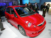 【デトロイトモーターショー06】ホンダ フィット、北米上陸 画像