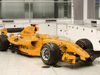 マクラーレン、オレンジ色で登場 画像