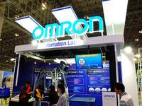 【CEATEC 14】オムロン、距離・雨滴・照度のセンサを一体化した車載キットを展示 画像