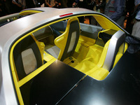 【デトロイトモーターショー06】日産 アージ はオートバイ感覚 画像