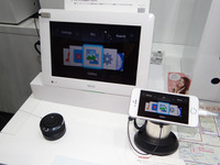 【CEATEC 14】デンソーの「くるくるピ」…スマホのハンズフリー操作を応援するリモコン 画像