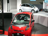 【東京オートサロン06】量産予定車の先行展示に注目 画像