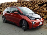 【BMW i3 試乗】レンジエクステンダー車、しっかりした操舵感と超低重心の快適な走り…島崎七生人 画像
