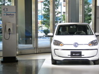 【VW e-up!/e-ゴルフ 発表】庄司社長「CHAdeMO対応に万全を期す」 画像
