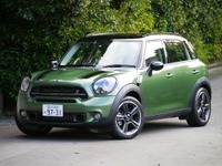 【MINI クロスオーバー 試乗】ディーゼル新時代、「プレミアム」名乗るには今一歩…中村孝仁 画像