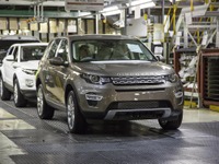 ランドローバー ディスカバリー スポーツ 、量産第1号車がラインオフ 画像