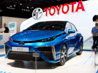 【パリモーターショー14】トヨタ FCVセダン 欧州初公開、日本国内登場は間もなく［詳細画像］ 画像