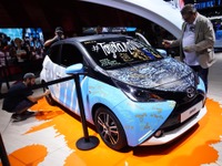 【パリモーターショー14】トヨタの欧州入門車、アイゴ 新型 …斬新なアートカーが登場 画像