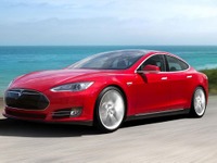 テスラ モデルS が2モーターの4WDに…パワーも倍増の691hp 画像