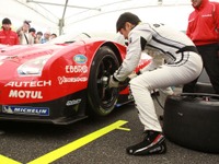 【モータースポーツジャパン14】もうタイヤ交換が遅いなんて言いません…日産のピットワークシミュレーション 画像