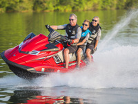 ヤマハ発動機、マリンジェット7機種をモデルチェンジ…2015年型に 画像