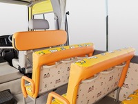 トヨタ、コースター幼児専用車向けの後付け保護パッドセットを発売 画像