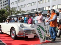 桐生で町を上げてのクラシックカーフェス開催…来場者2万人以上、コンシェルジュによる説明も 画像