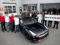 日産 GT-R NISMO、米国第一号車を納車…「まさにエキサイティング」 画像