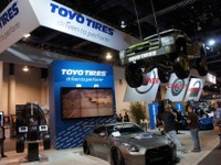 【SEMAショー14】トーヨータイヤ、3つのエリアに大規模ブースを設営 画像