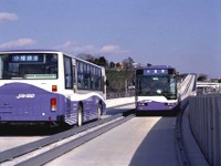「新交通システムとバスを足して2で割った」乗り物が登場 画像
