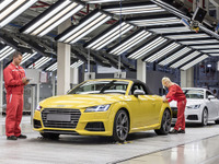 アウディ TT ロードスター 新型、ハンガリー工場で生産開始 画像